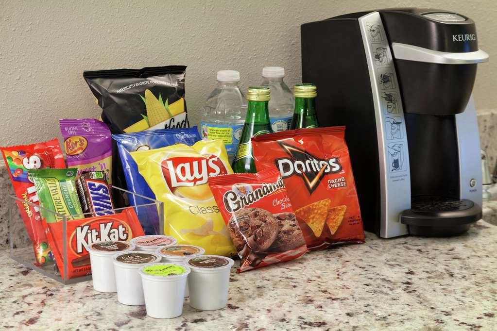 ホテル ホームウッド スイーツ バイ ヒルトン オデッサ 部屋 写真